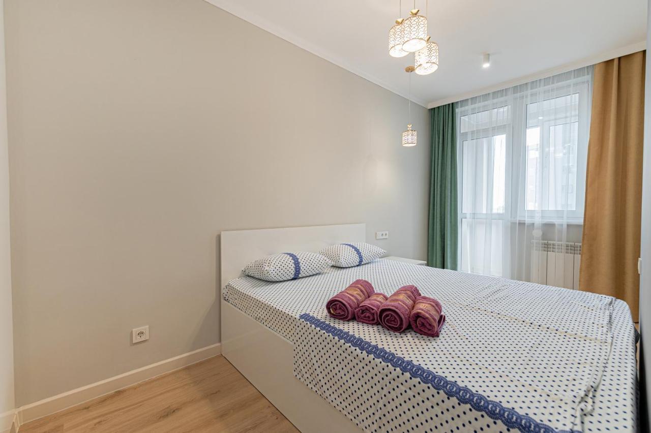 Ferienwohnung Золотой Квадрат Астаны Astana Exterior foto