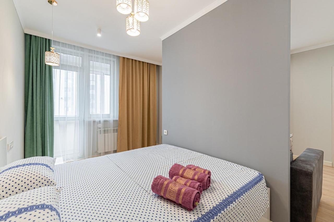 Ferienwohnung Золотой Квадрат Астаны Astana Exterior foto